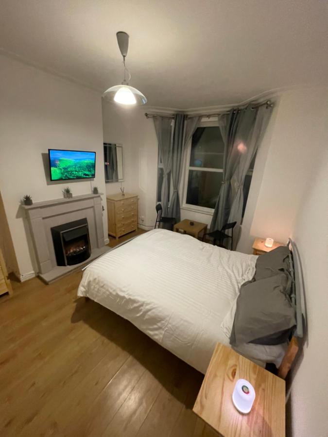M&C Guest House Birkenhead Exterior foto